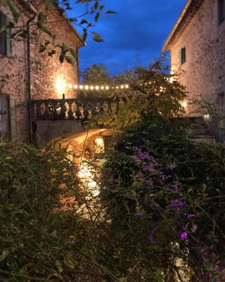 Les Cailloux Dores Hotel Massillargues-Attuech Exterior photo